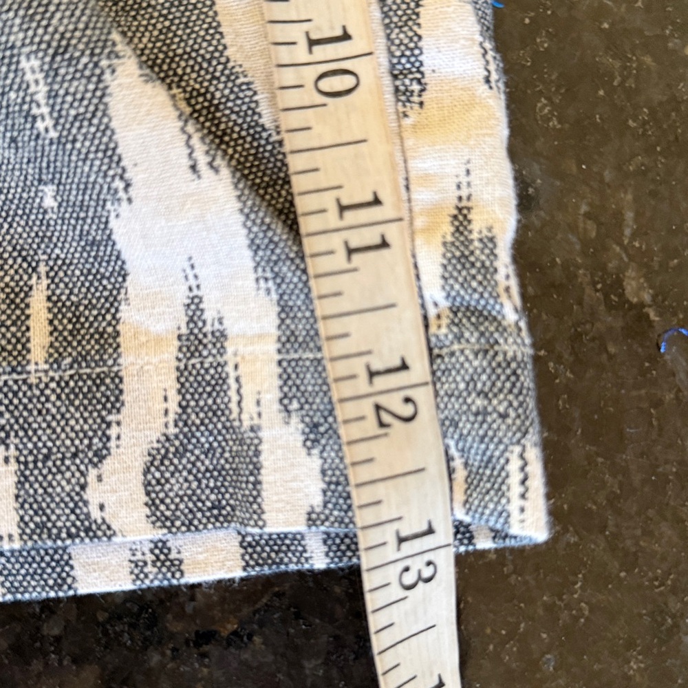 J.Crew Factory Gray/White Ikat Print Belted Linen High Waisted Shorts Size 4 - Picture 10 of 12